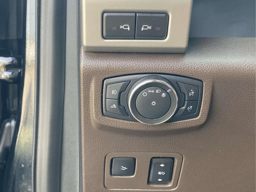Used 2021 Stone Gray Ford King Ranch image 19