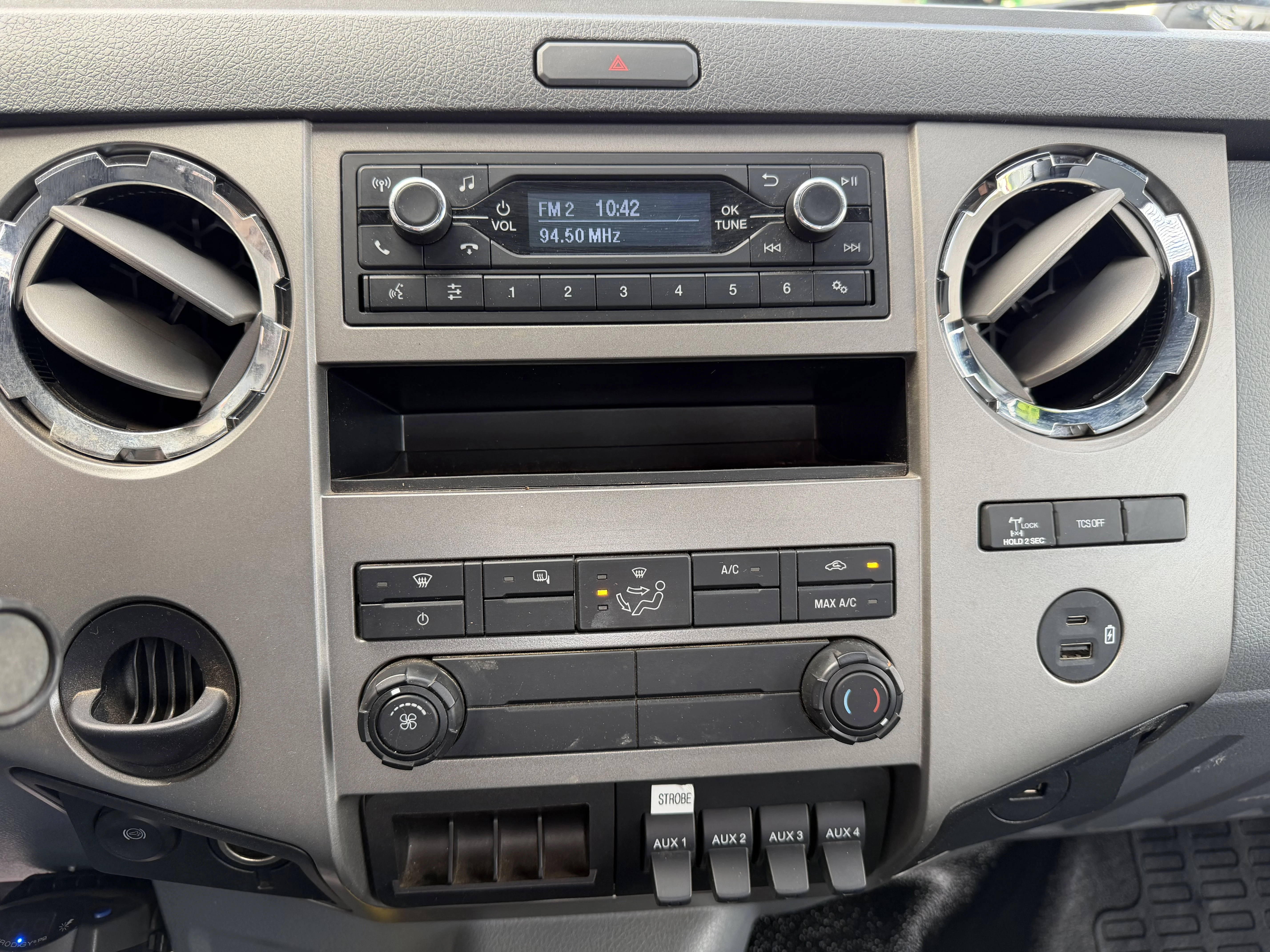 2022 Ford F-750 - Photo 15