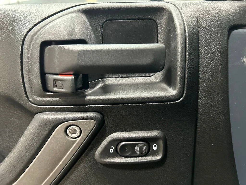 Used 2018 Gray Jeep Unlimited Sport image 13