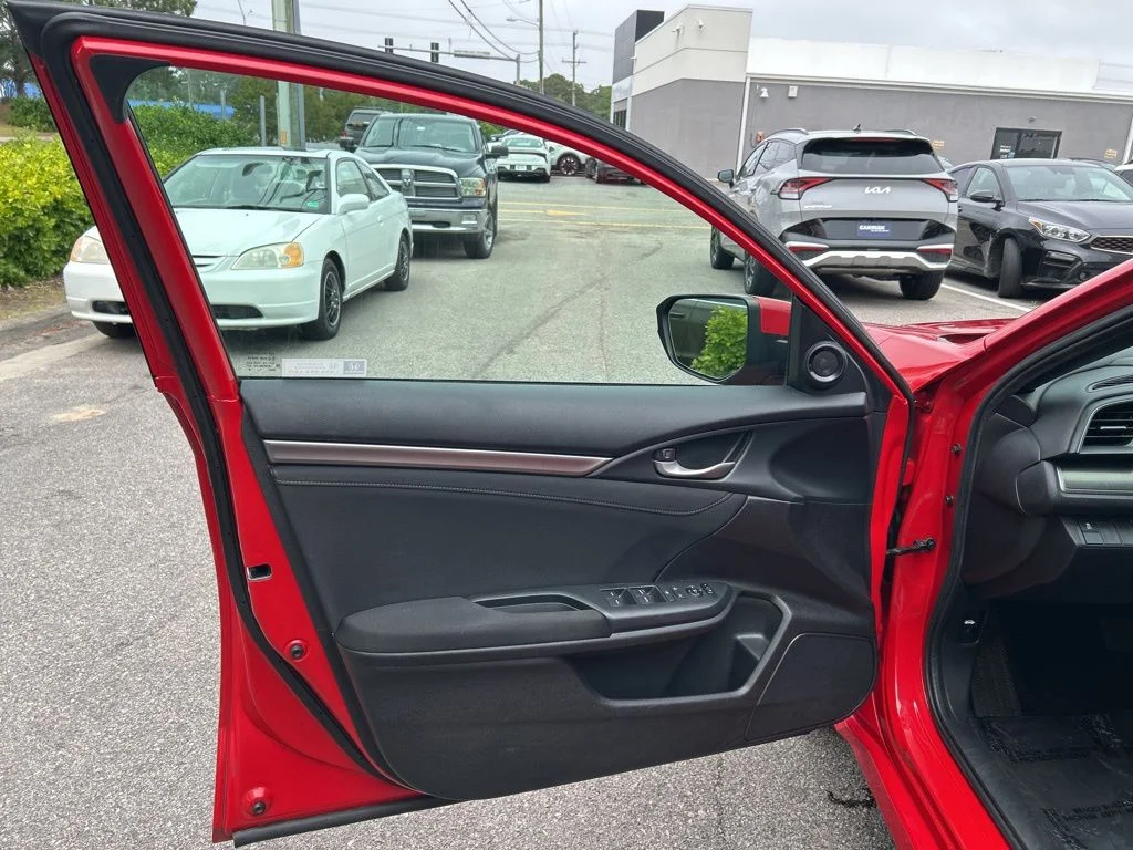 Used 2018 Red Honda EX image 11