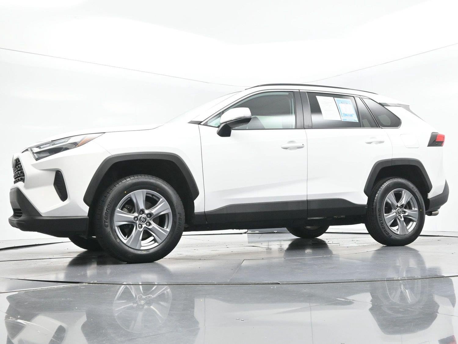 Used 2022 White Toyota XLE image 50