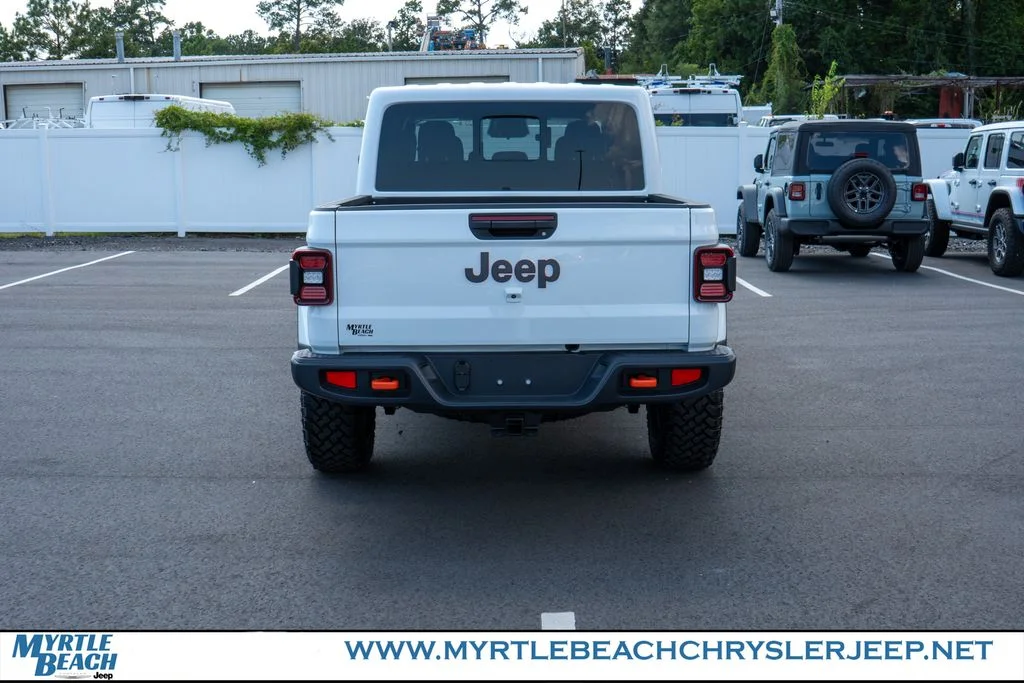 New 2026 Bright White Clear-Coat Exterior Paint Jeep Mojave image 5