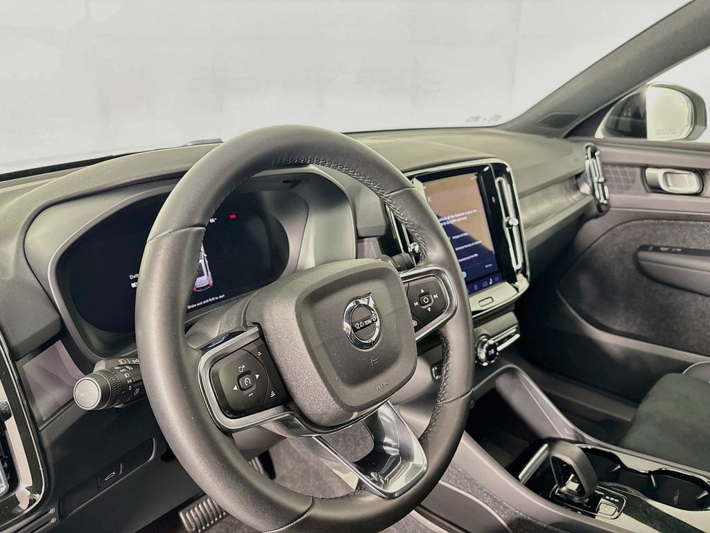 Used 2023 Gray Volvo Twin Plus image 4