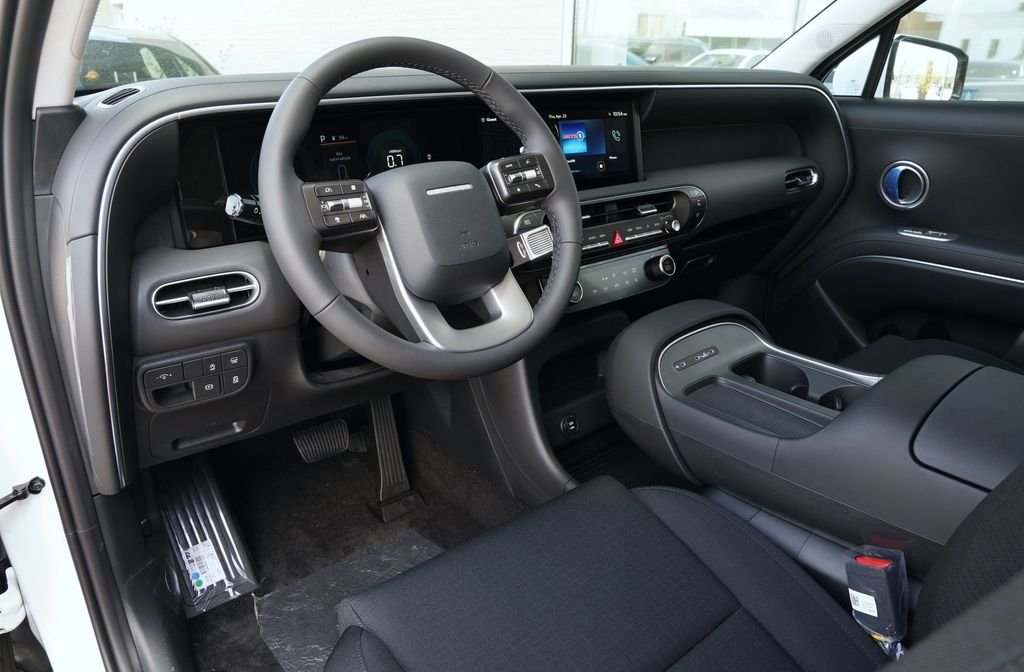 New 2026 Creamy White Pearl Hyundai SE image 32