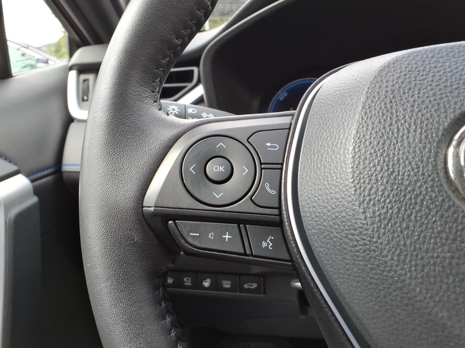 Used 2023 Silver Sky Metallic/Midnight Black Metallic Toyota Hybrid XSE image 25