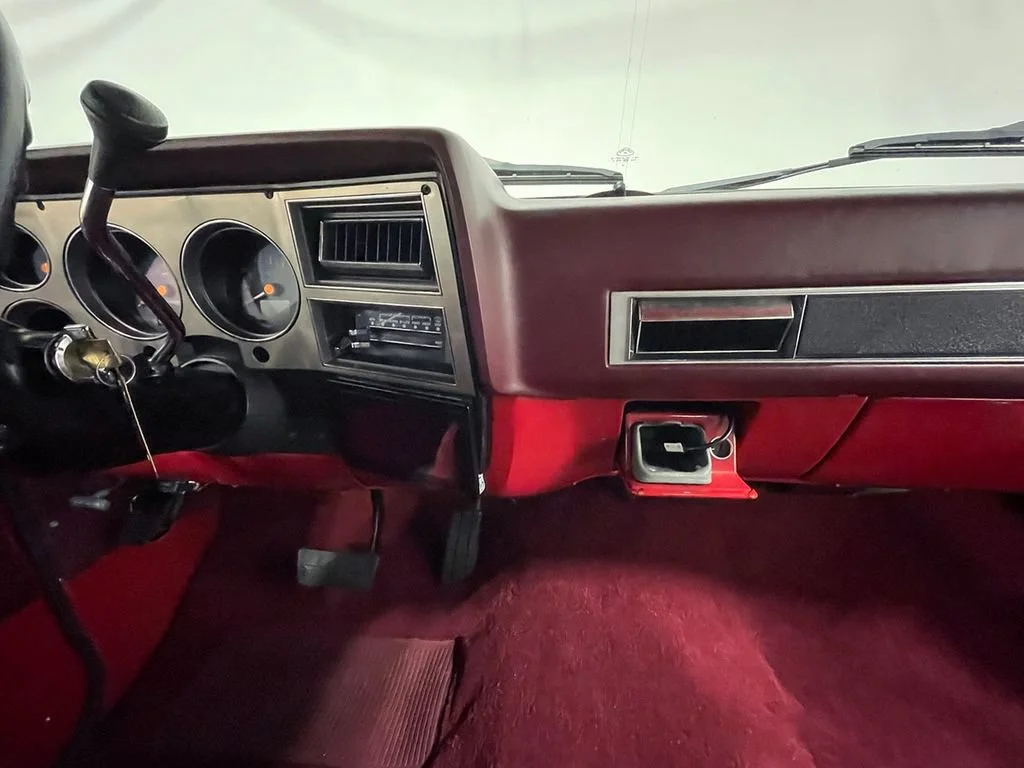 Used 1985  Chevrolet NA image 43