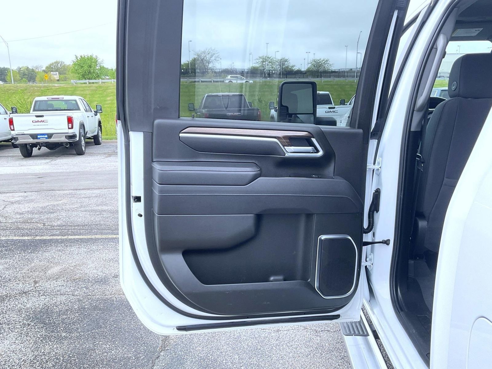 2025 Chevrolet Silverado 2500HD LT - Photo 21
