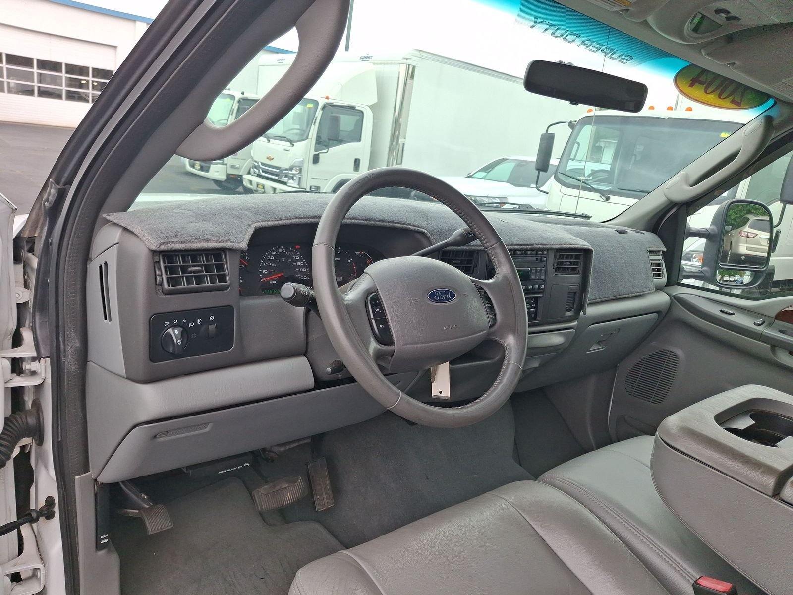 Used 2004 White Ford XL image 14
