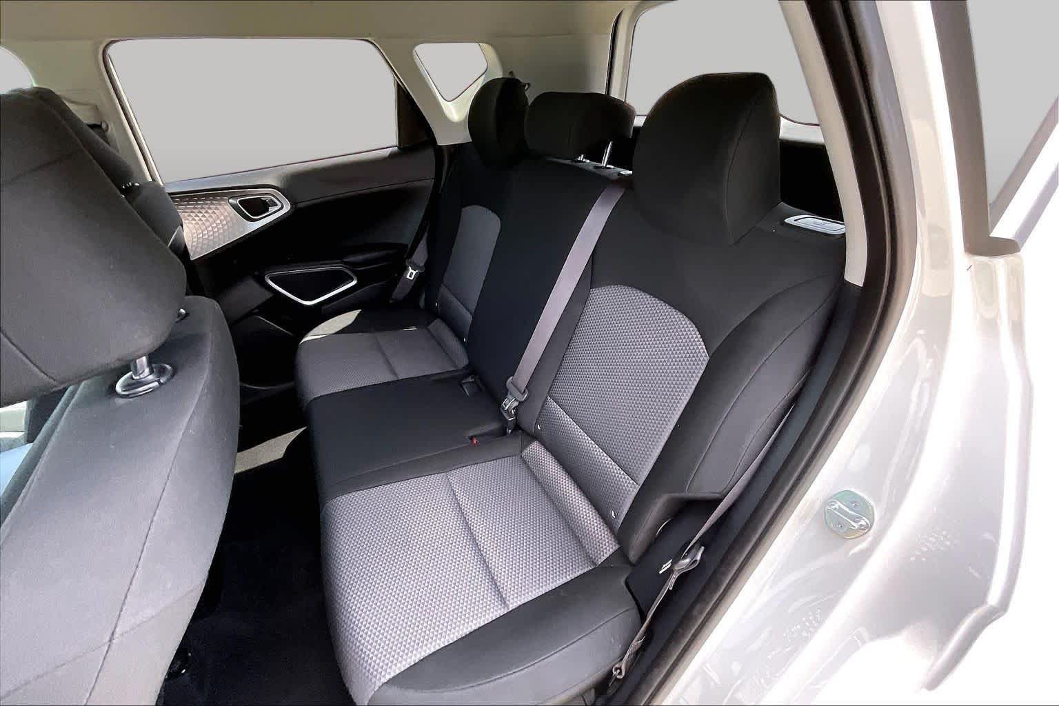 Used 2023 Snow White Pearl Kia LX image 20