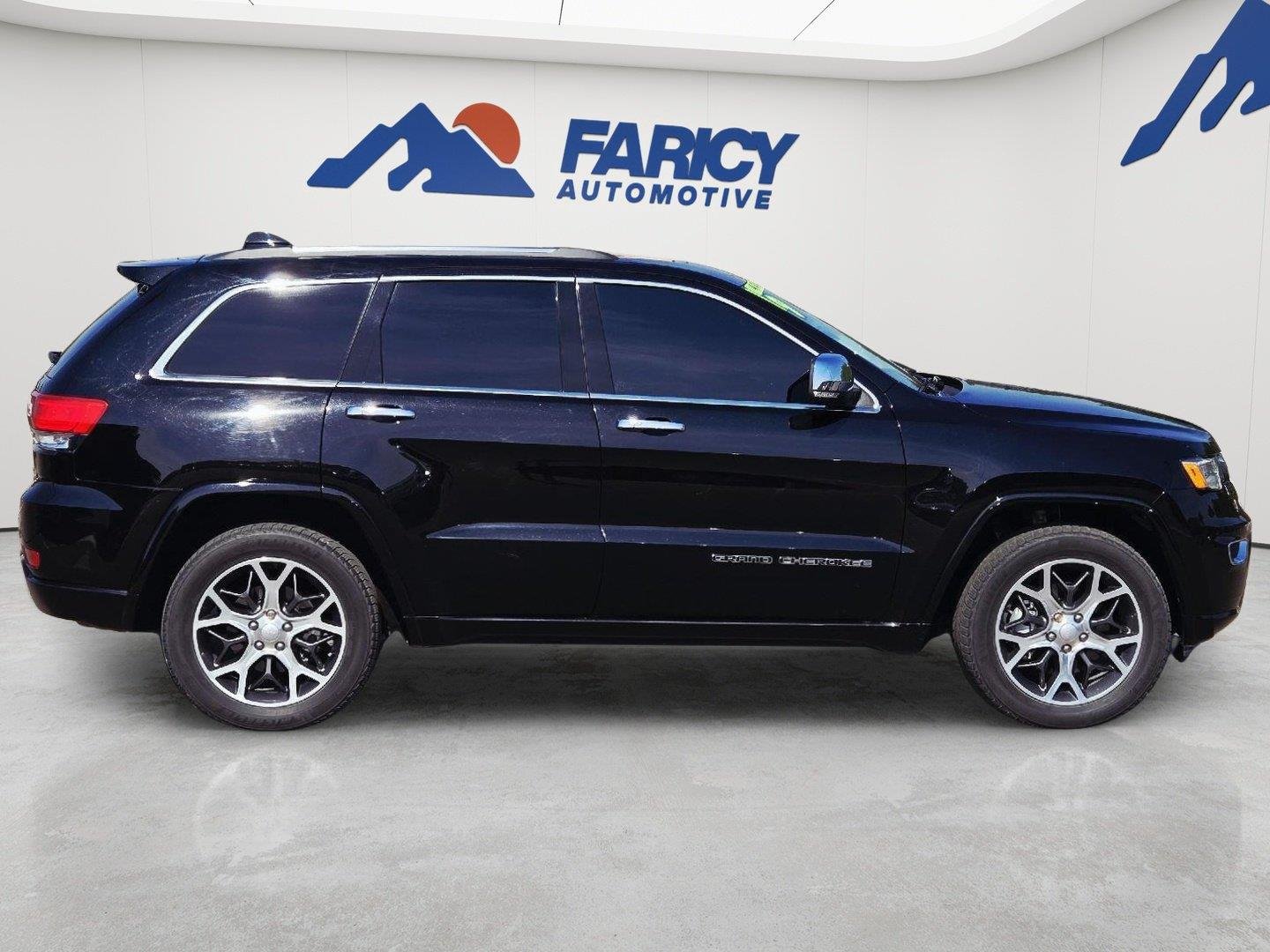 Used 2019 Diamond Black Jeep Overland image 7