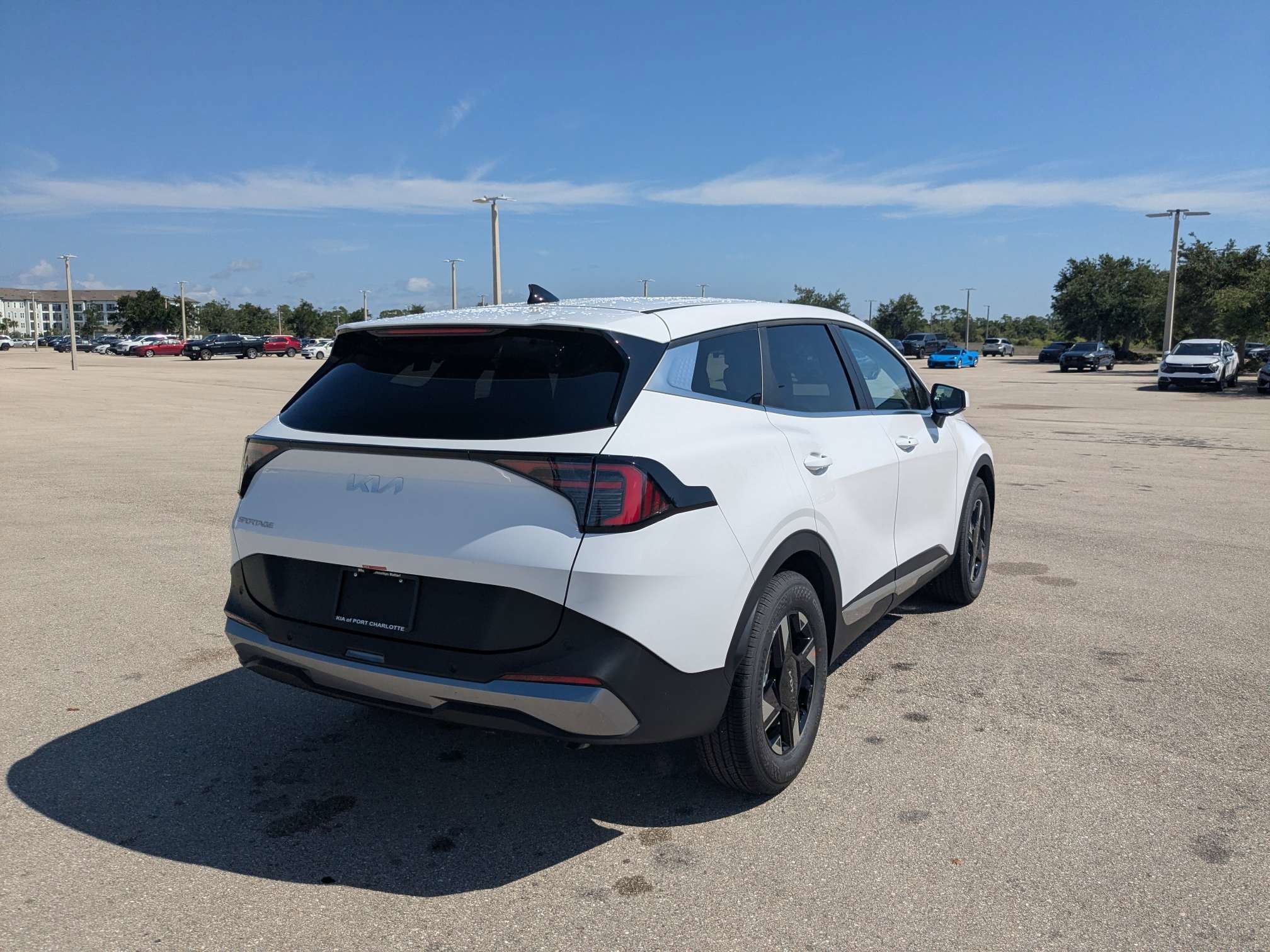 New 2026 Glacial White Pearl Kia LX image 5