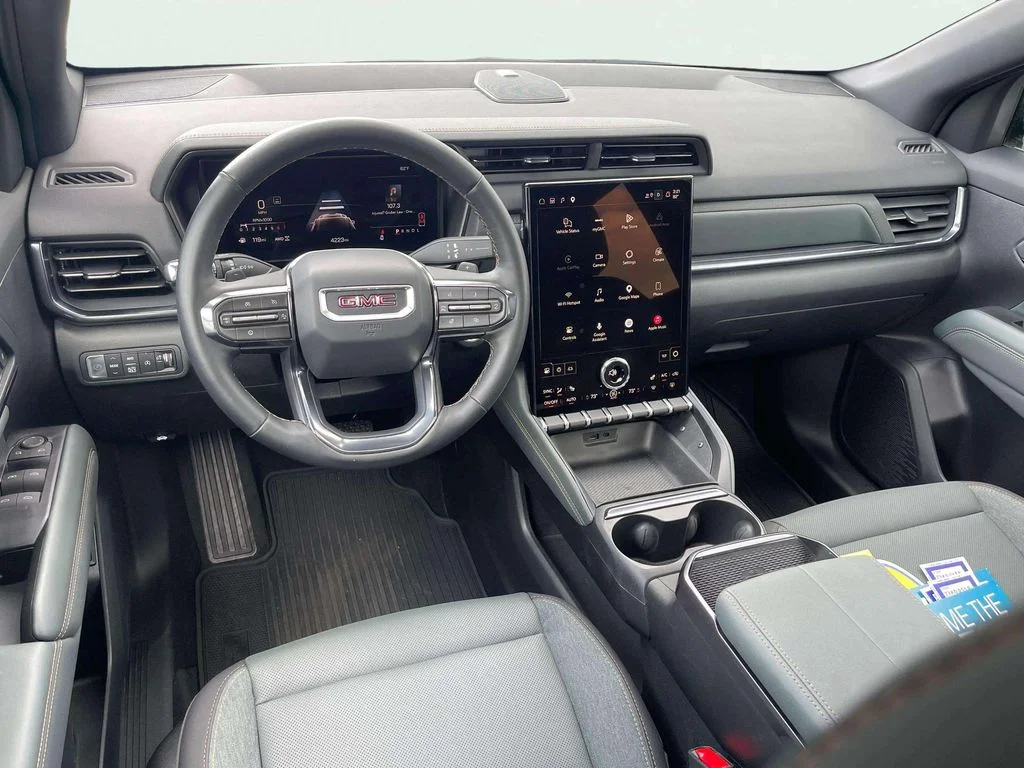Used 2026 Summit White GMC AT4 image 30