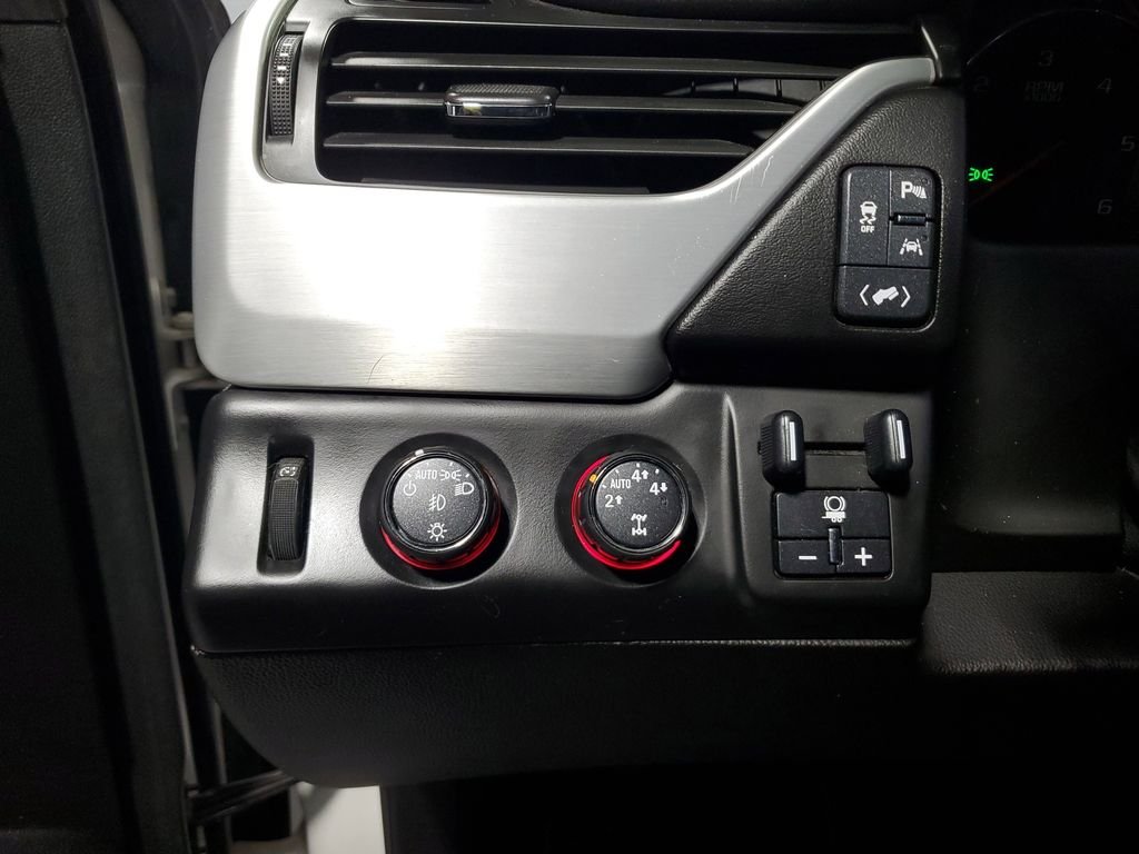 Used 2016 White Frost Tricoat GMC SLT image 22