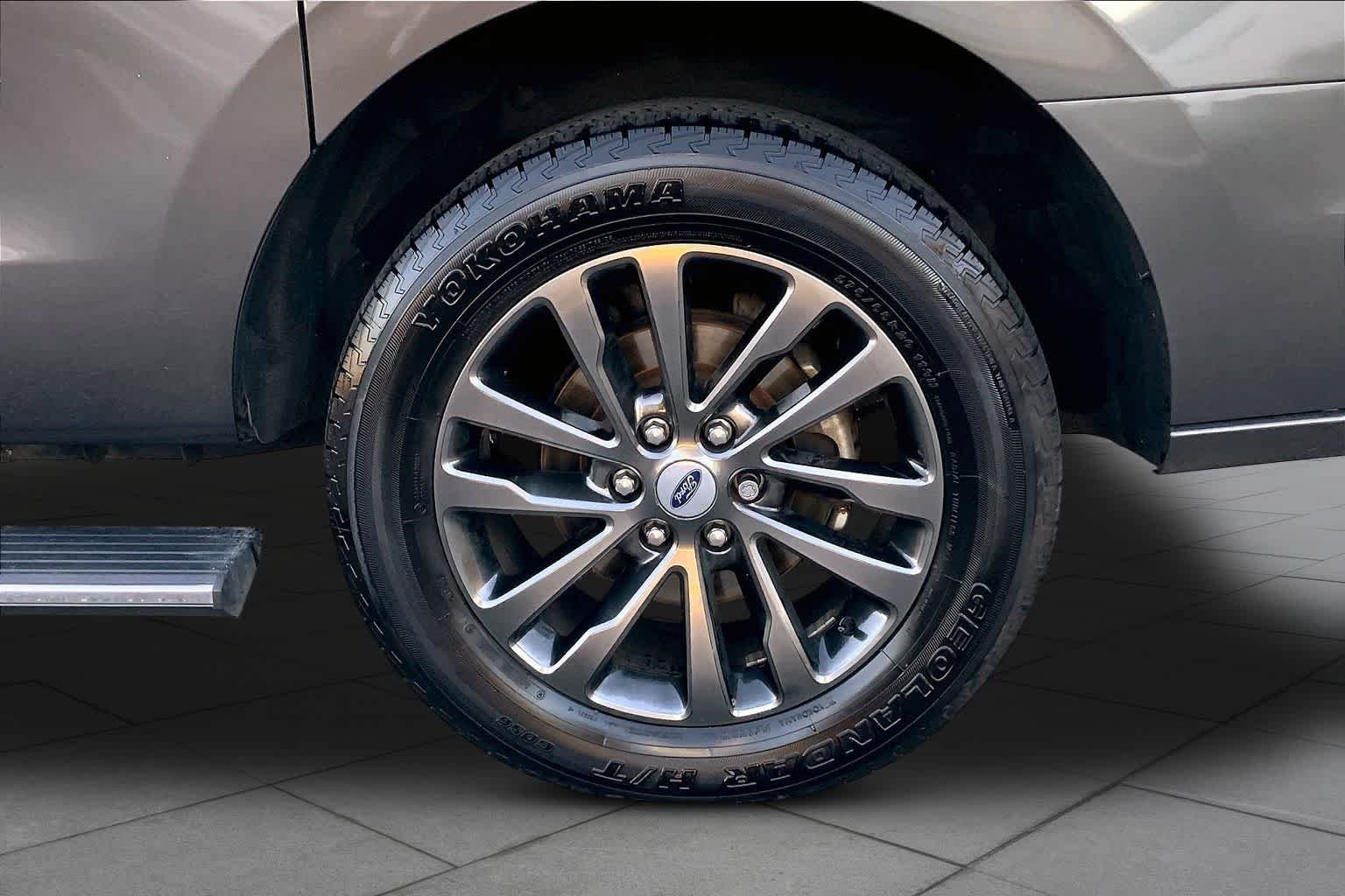 Used 2021 Magnetic Ford Limited image 11
