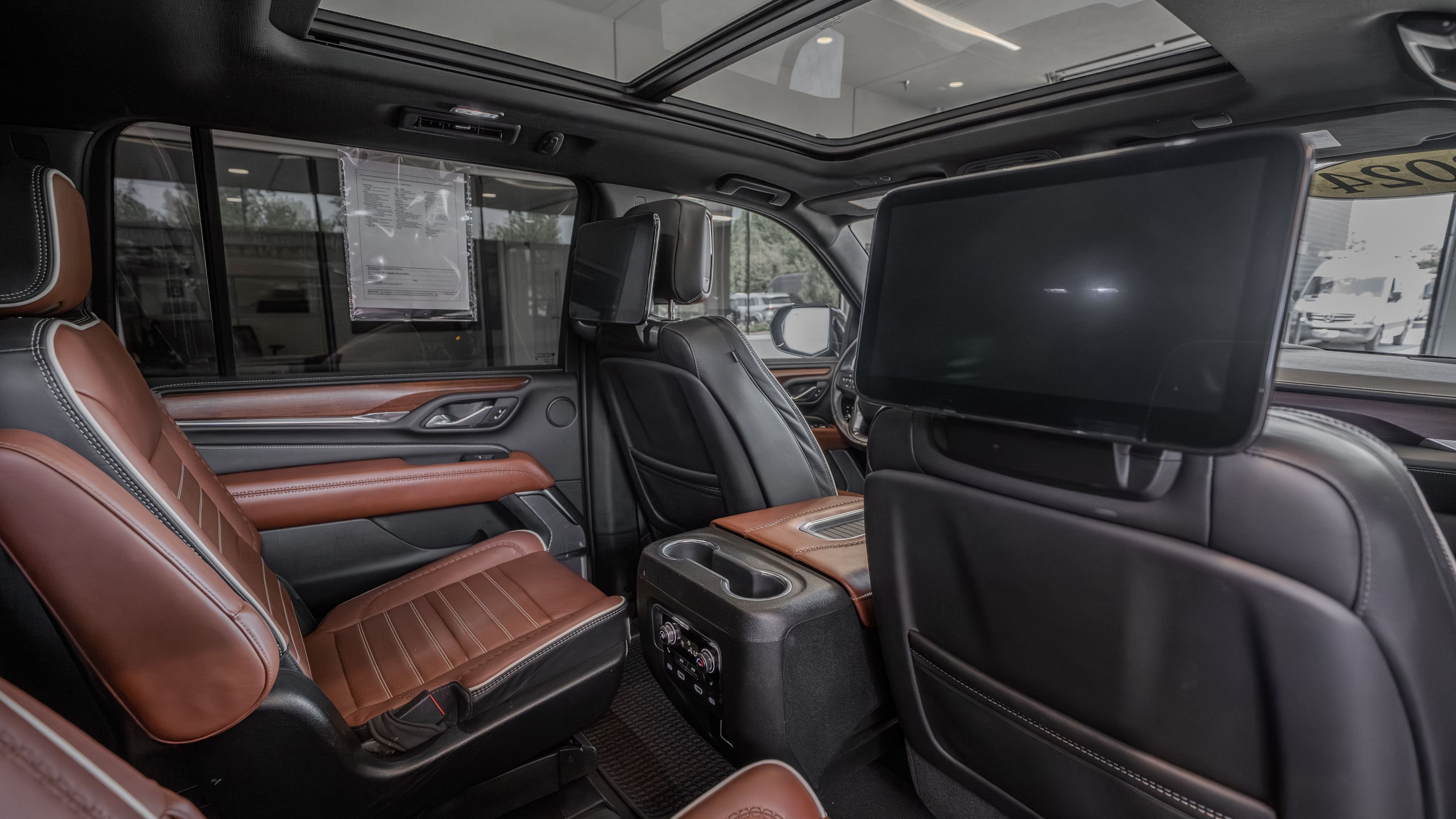 Used 2024 Onyx Black GMC Denali Ultimate image 28