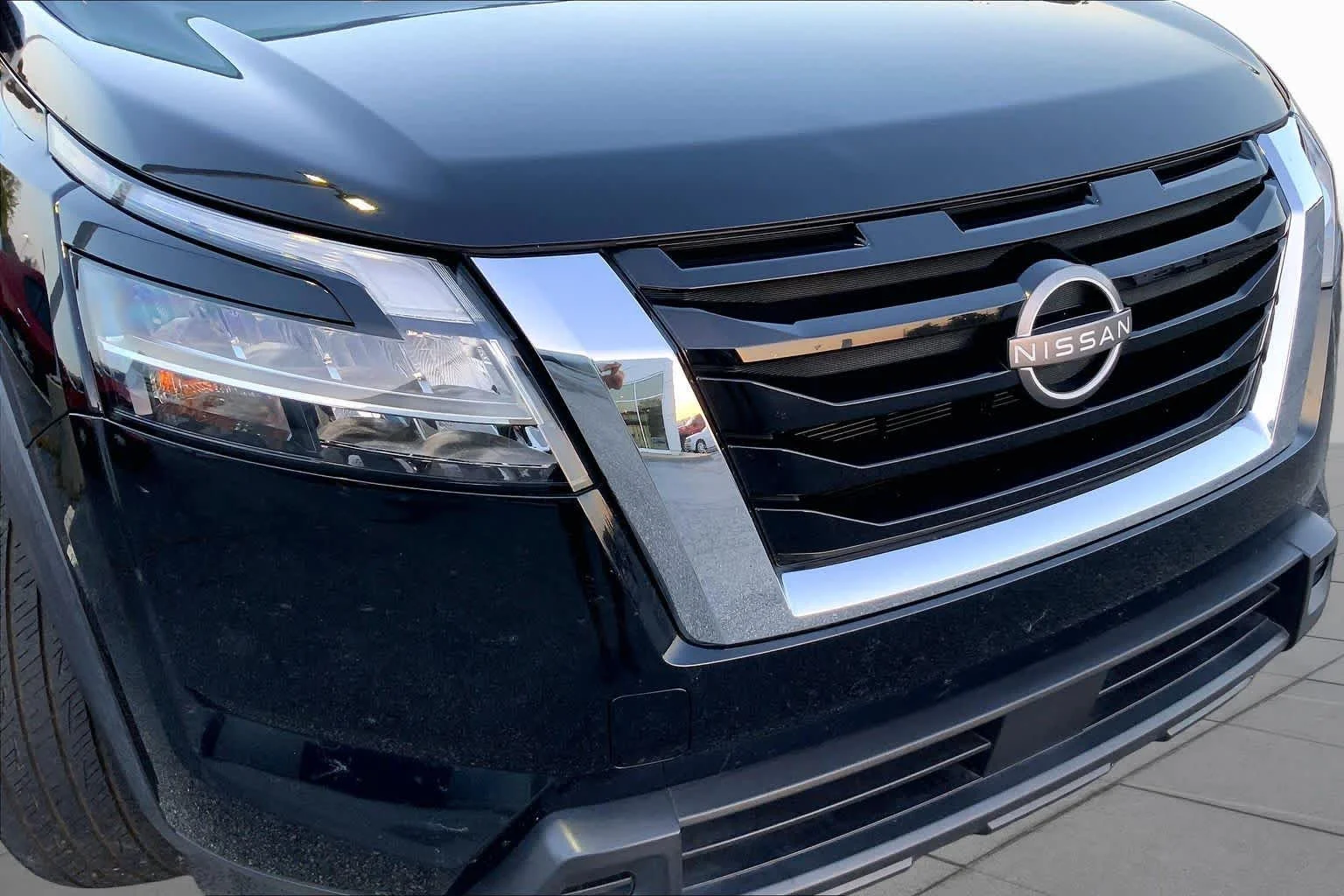 Used 2022 Super Black Nissan SV image 27