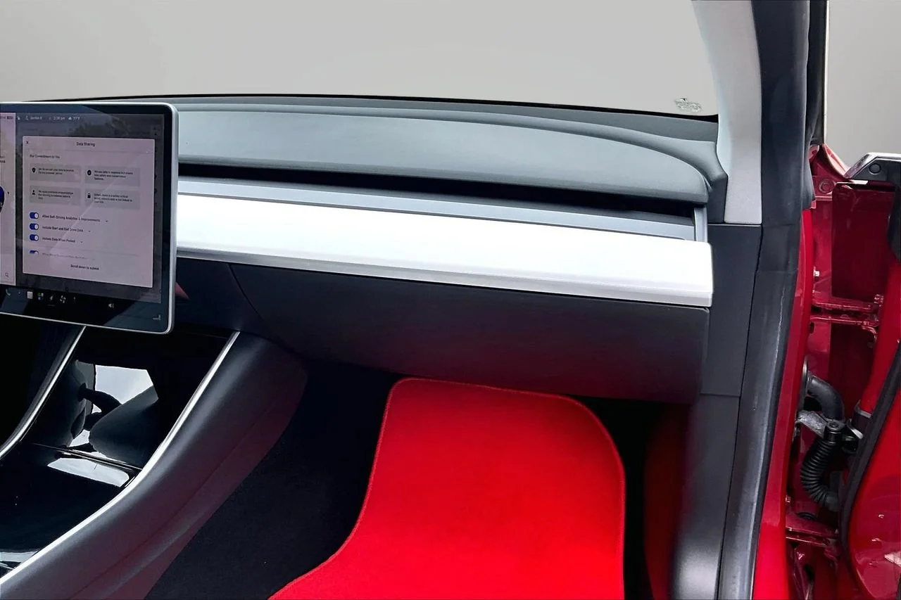 Used 2019  Tesla Long Range image 20