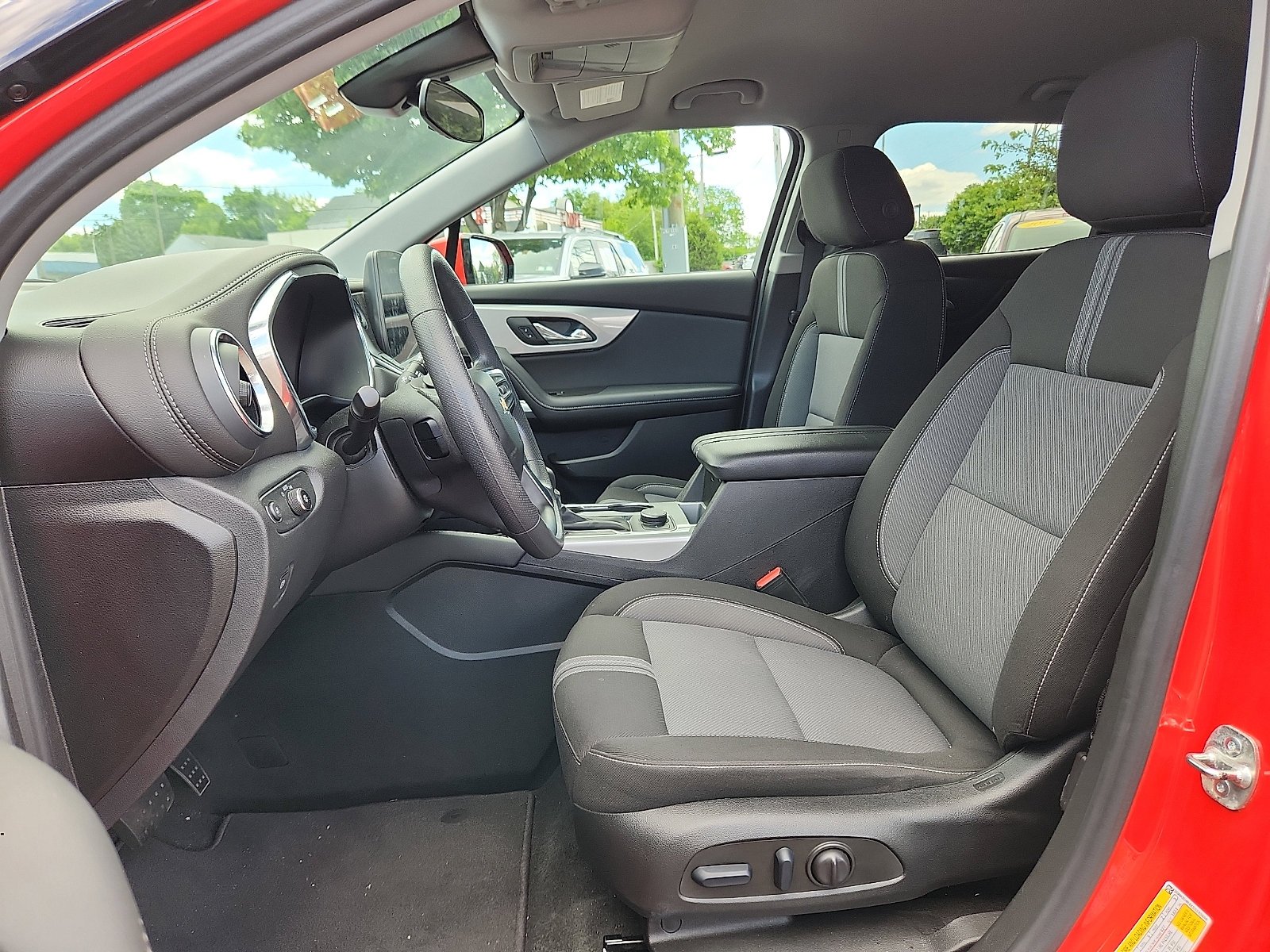 Used 2025 Habanero Orange Chevrolet LT image 13