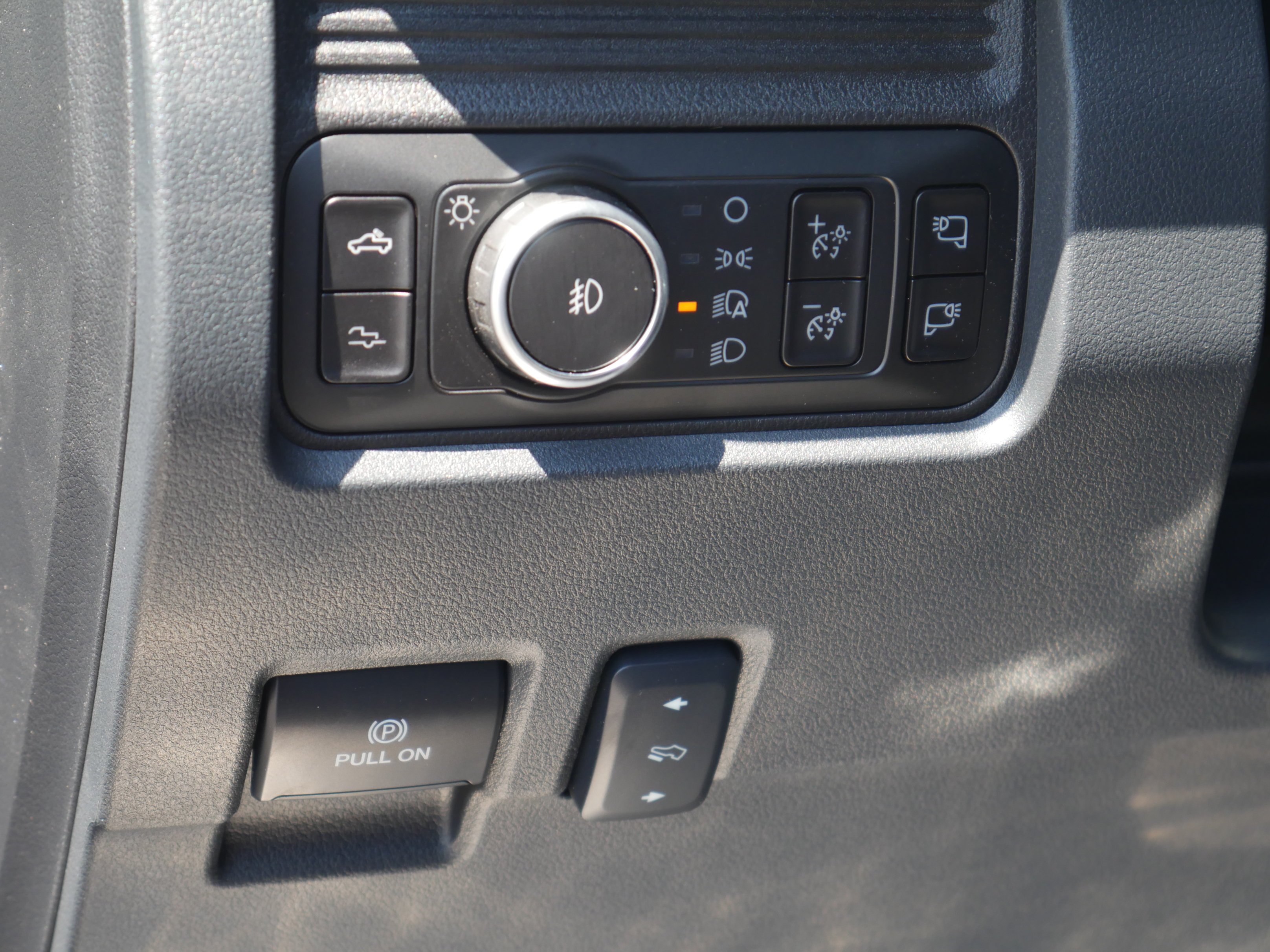 New 2026 Carbonized Gray Metallic Ford F-350® Platinum® image 6