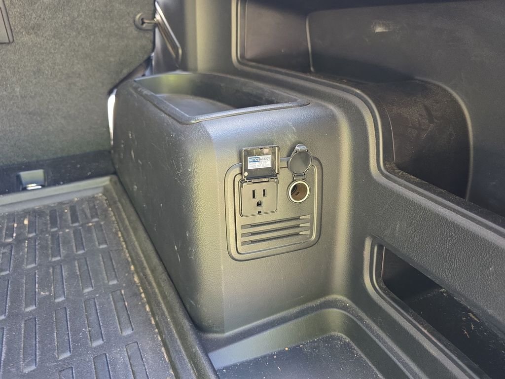 Used 2024  Toyota SR5 Premium image 36