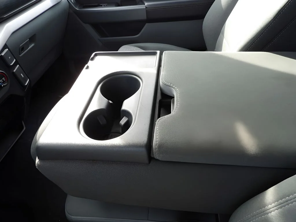 Used 2023 Oxford White Ford XLT image 31