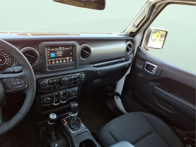 Used 2023 White Jeep Willys image 13