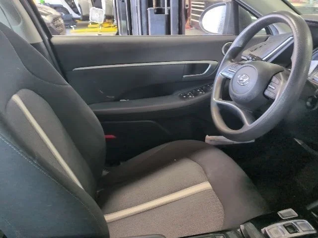 Used 2021 Blue Hyundai Blue image 5