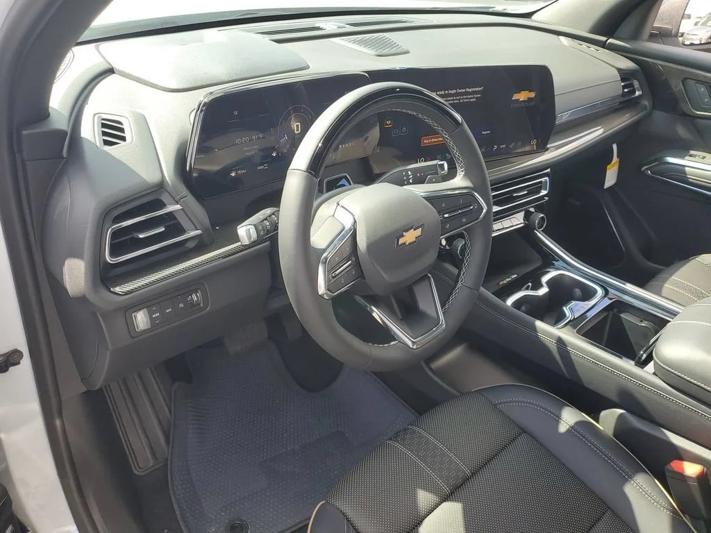 New 2026 Polar White Tricoat Chevrolet High Country image 16