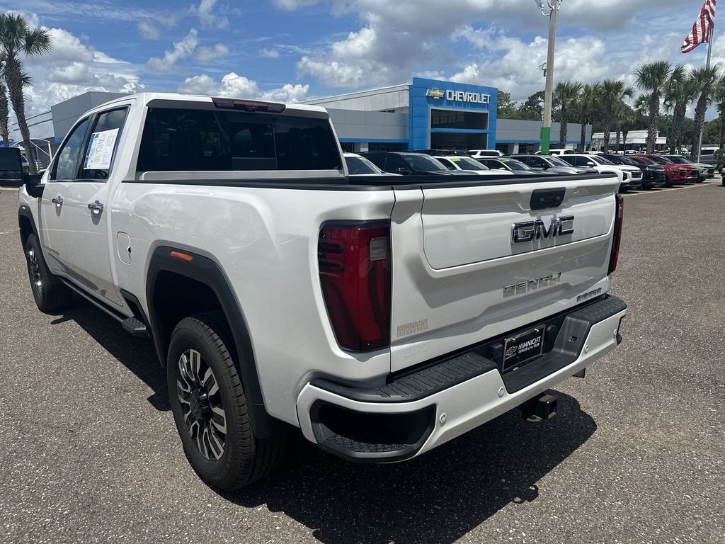 Used 2024 White Frost Tricoat GMC Denali Ultimate image 14