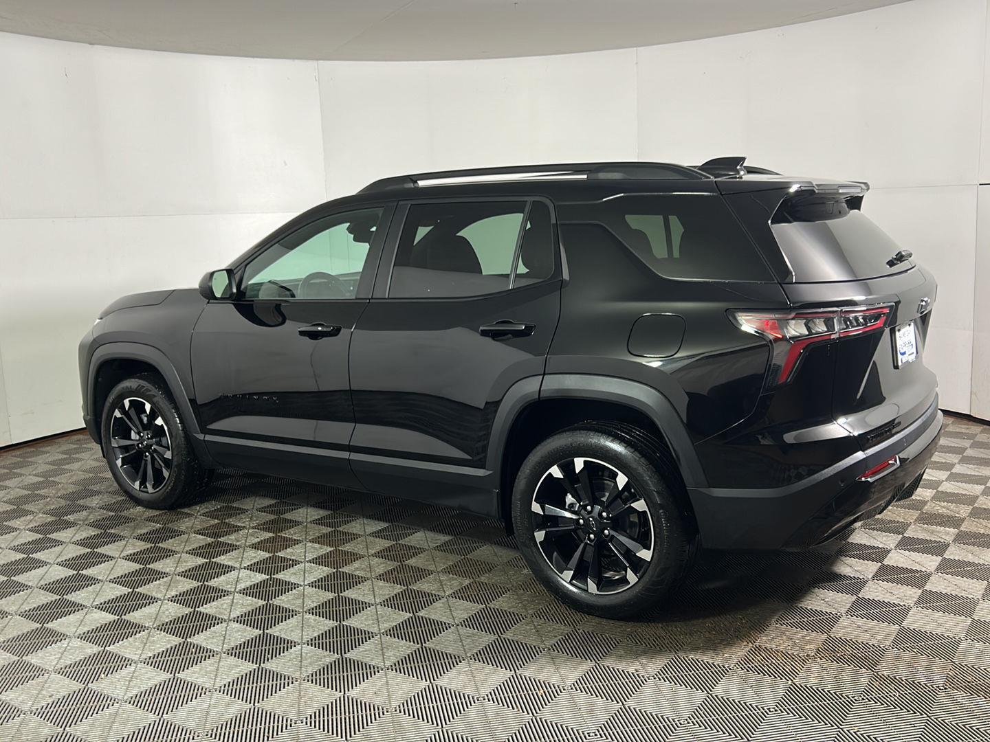 Used 2025 Mosaic Black Metallic Chevrolet AWD RS image 10