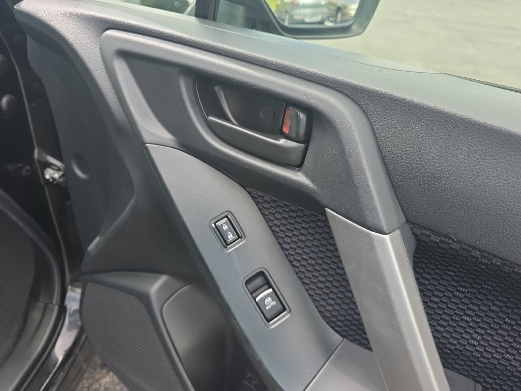 Used 2018 Crystal Black Silica Subaru 2.5i Premium image 22