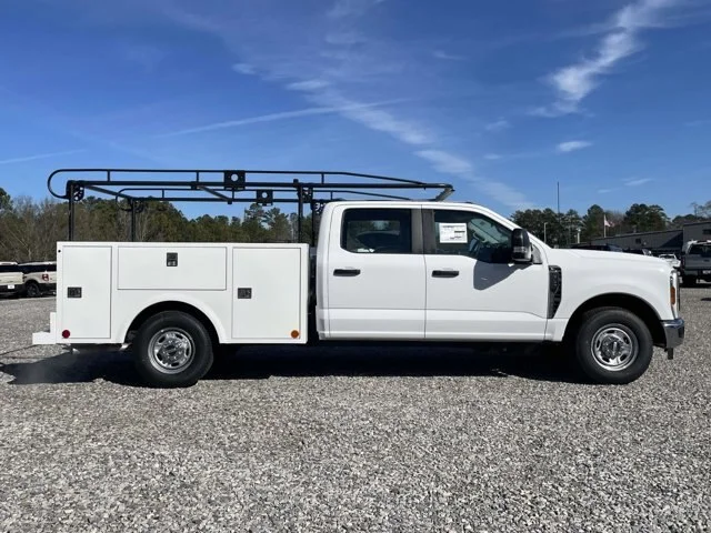 New 2026 Oxford White Ford XL image 15