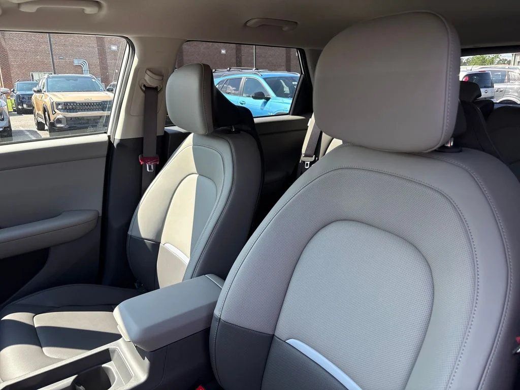 New 2027 White Kia EX image 12