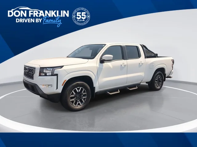 2022 Nissan Frontier SV Crew Cab 4X4 LWB's photo