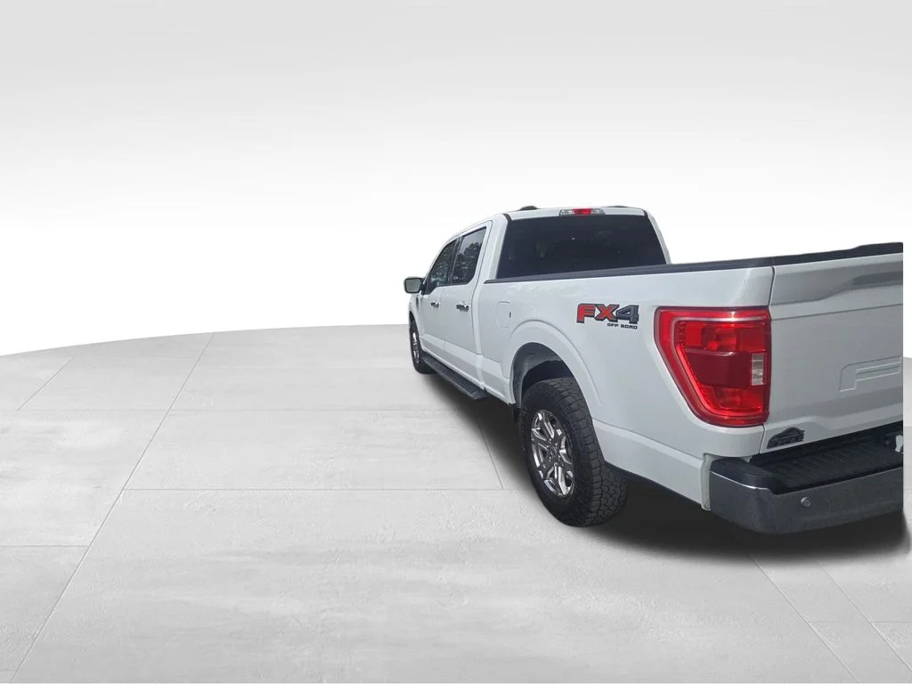 Used 2021 Oxford White Ford XLT image 13