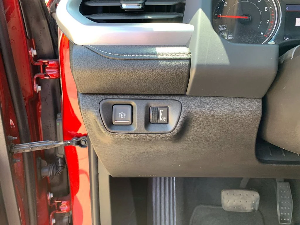 Used 2023 Red GMC SLT image 34