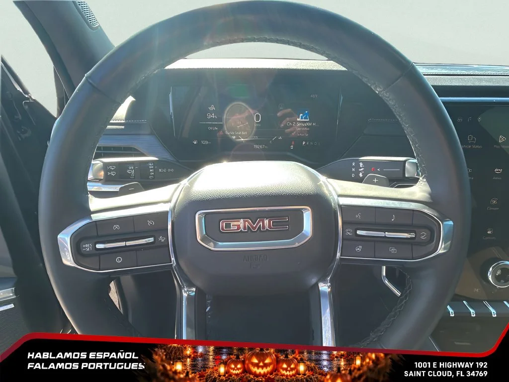Used 2025 Ebony Twilight Metallic GMC Elevation image 19