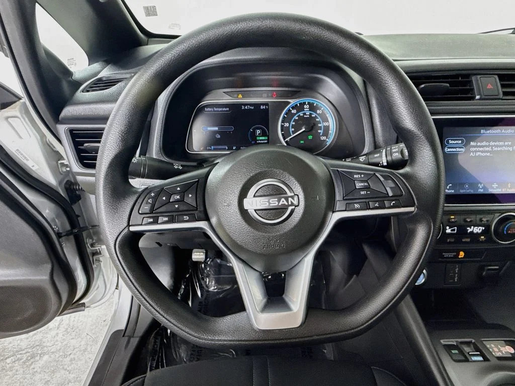 Used 2023 Silver Nissan S image 11