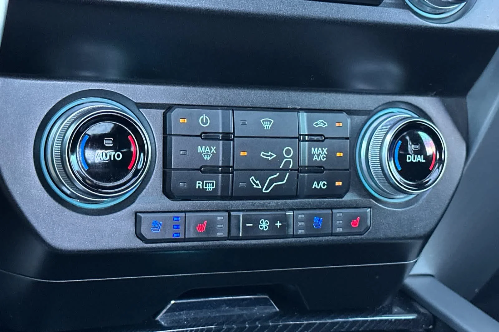 Used 2020 Agate Black Metallic Ford Platinum image 20