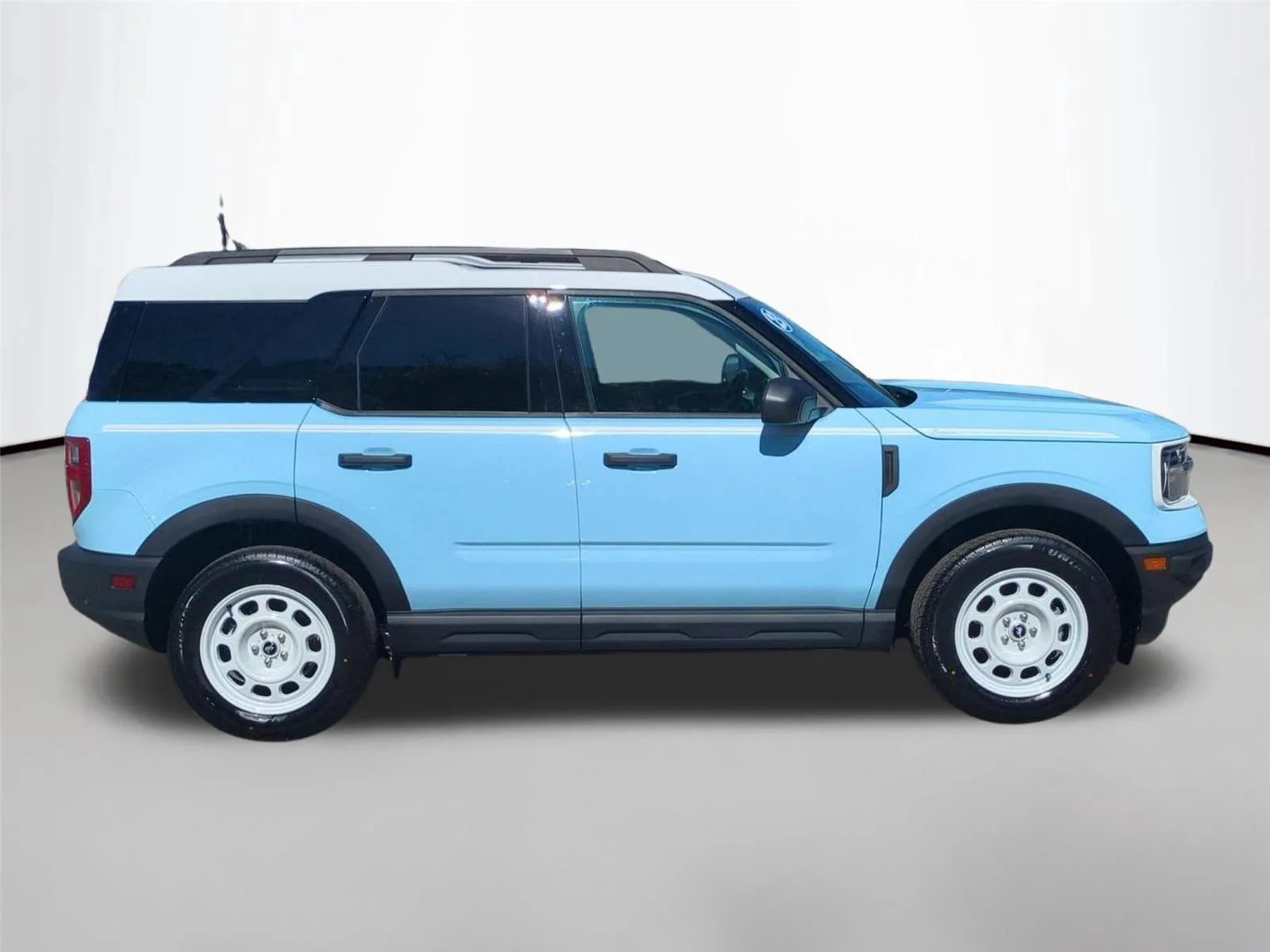 Used 2023 Robins Egg Blue Ford Heritage image 6