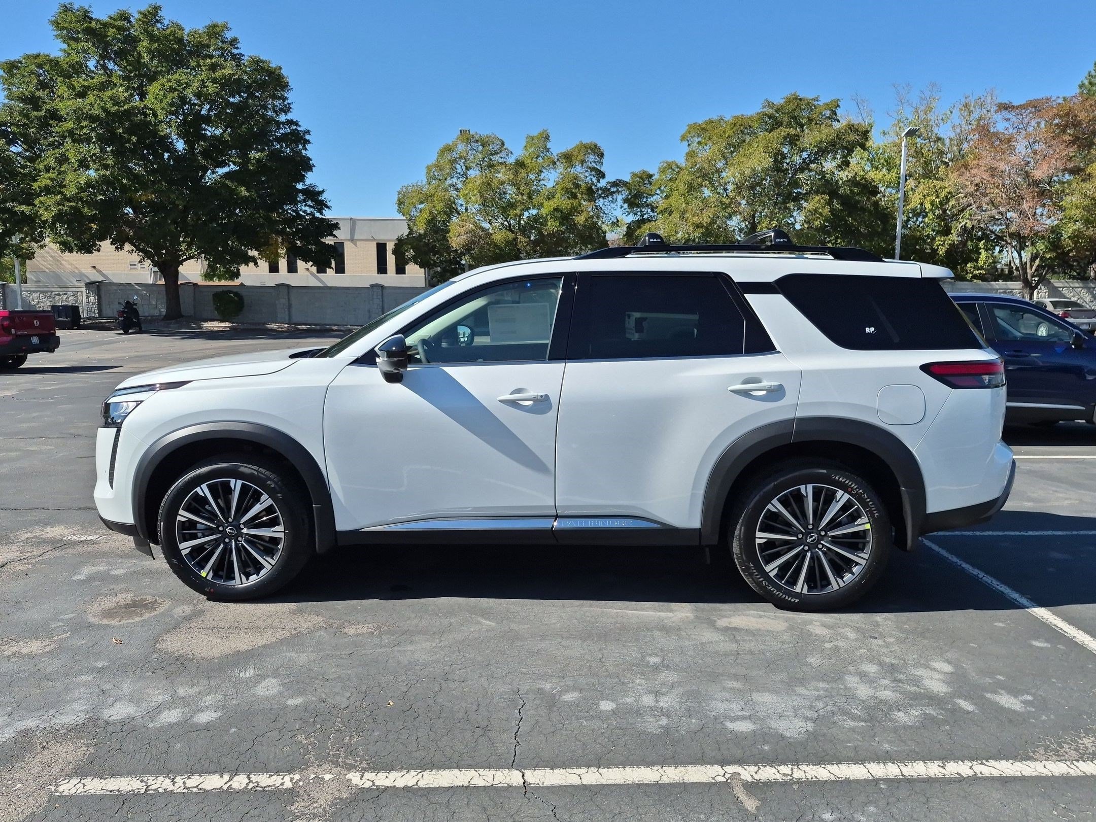 New 2026 Everest White Pearl TriCoat Nissan Platinum image 7