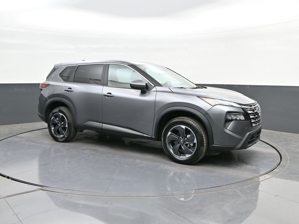 Used 2025 Gray Nissan SV image 17