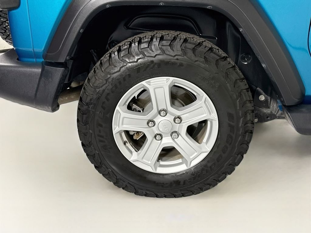 Used 2019 Bikini Pearlcoat Jeep Sport S image 31