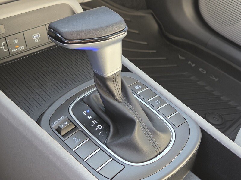 Used 2025 Black Hyundai SEL image 33