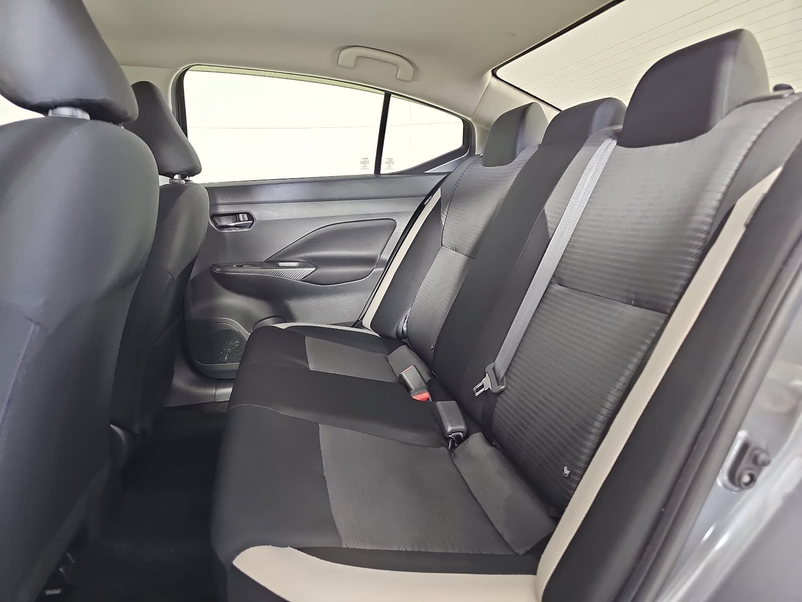 Used 2022 Gray Nissan 1.6 SV image 13