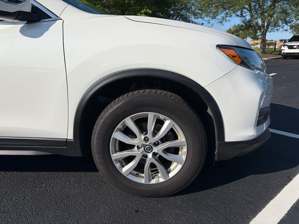 Used 2019 Pearl White Nissan SV image 4