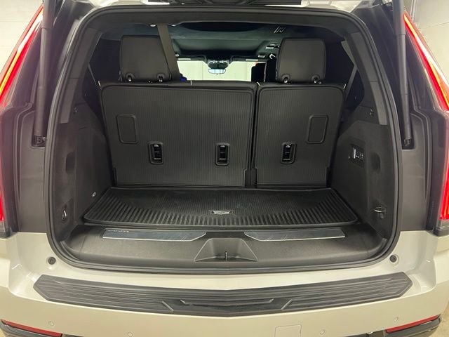 Used 2025 White Cadillac Sport Platinum image 28