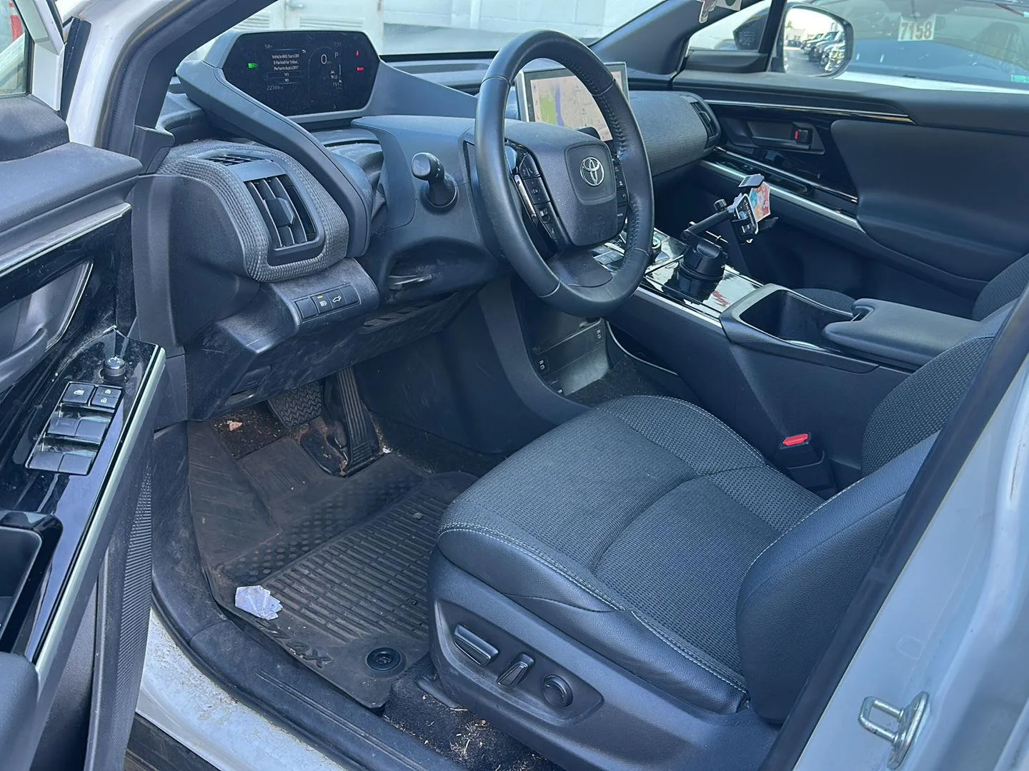 Used 2024 Wind Chill Pearl Toyota XLE image 7