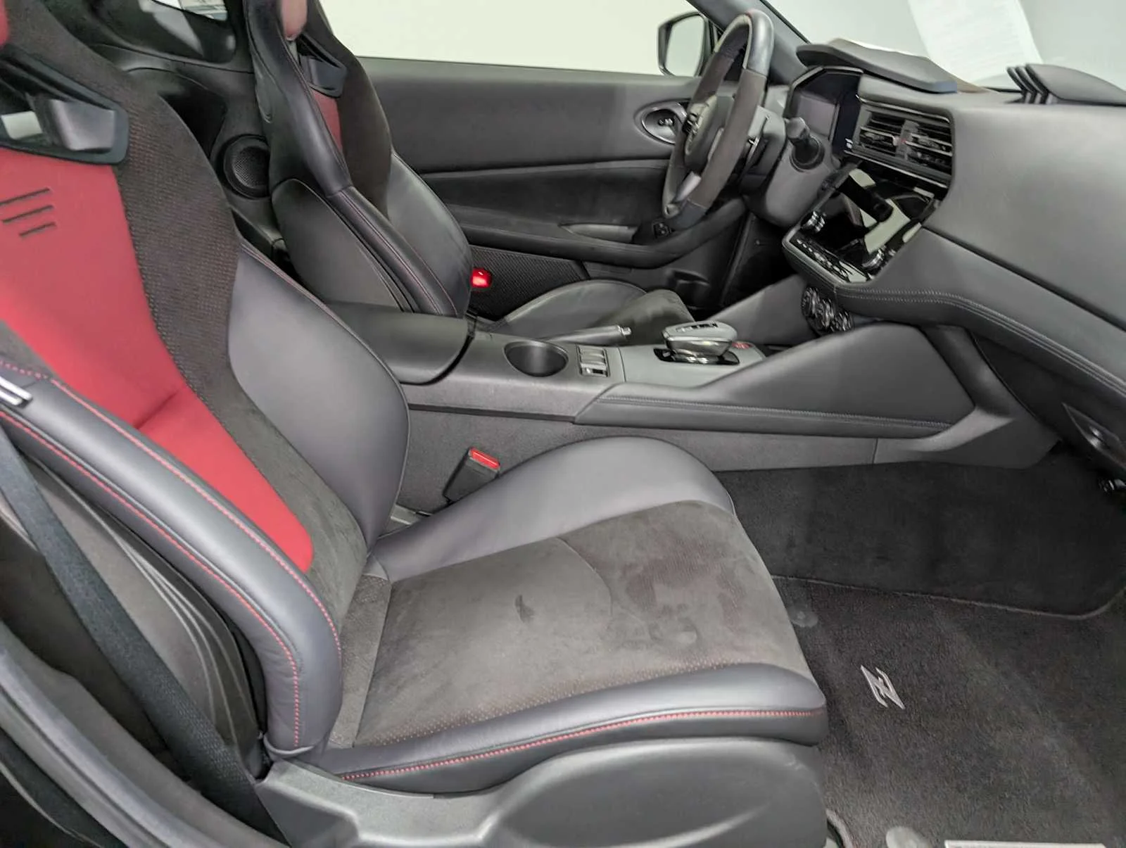 Used 2024 Black Diamond Pearl Nissan NISMO image 37
