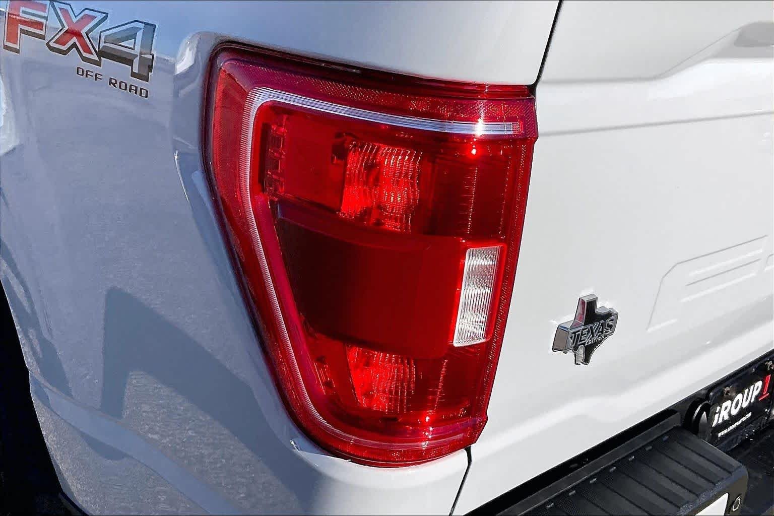 Used 2023 Avalanche Gray Ford XLT image 28